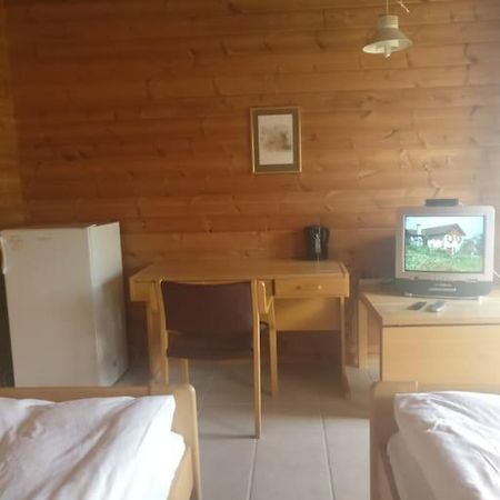 Lyst Dobbelt Vaerelse Med Egen Indgang Og Bad Apartment Nordborg Luaran gambar