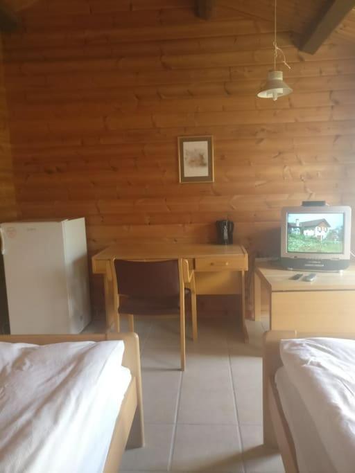 Lyst Dobbelt Vaerelse Med Egen Indgang Og Bad Apartment Nordborg Luaran gambar
